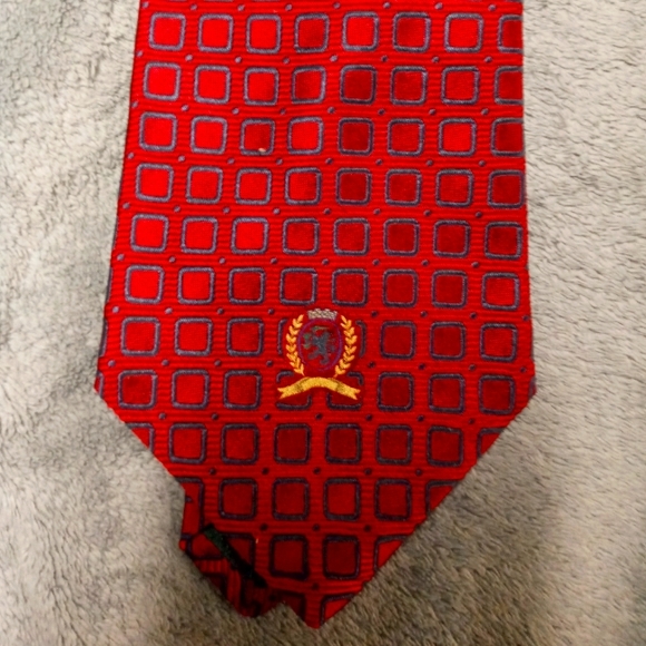 Red Patterned Tie By Tommy Hilfiger NWT - Picture 5 of 5